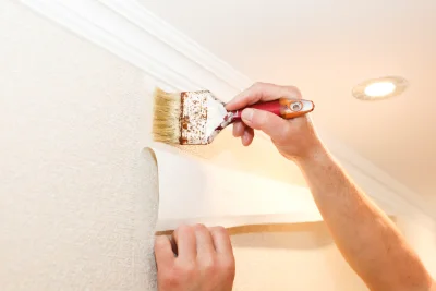Pose de papier peint à Écorches — revêtements muraux et toiles de verre